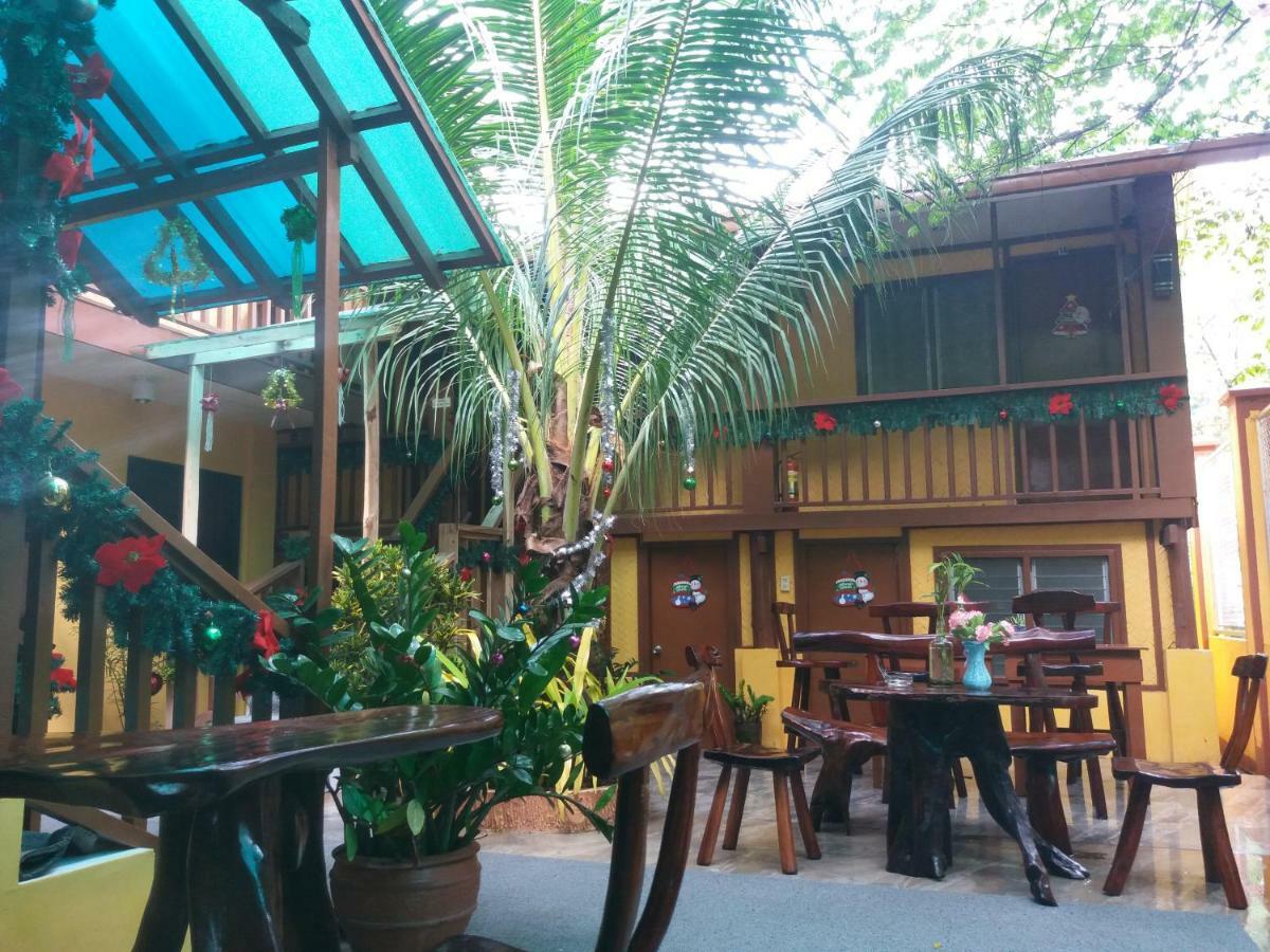 Mam Olson Pensionne House El Nido Bagian luar foto